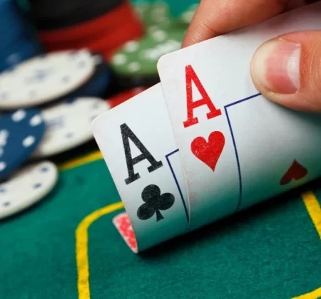 Cách để đoán bài của đối thủ khi chơi Poker liệu có đơn giản